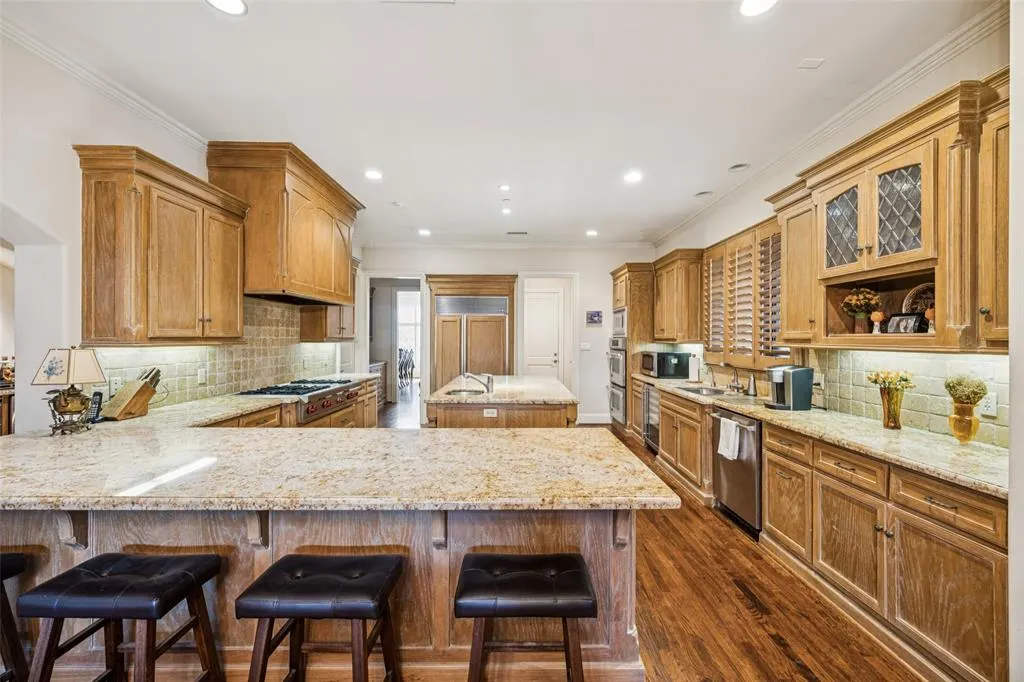 6239 Park Lane