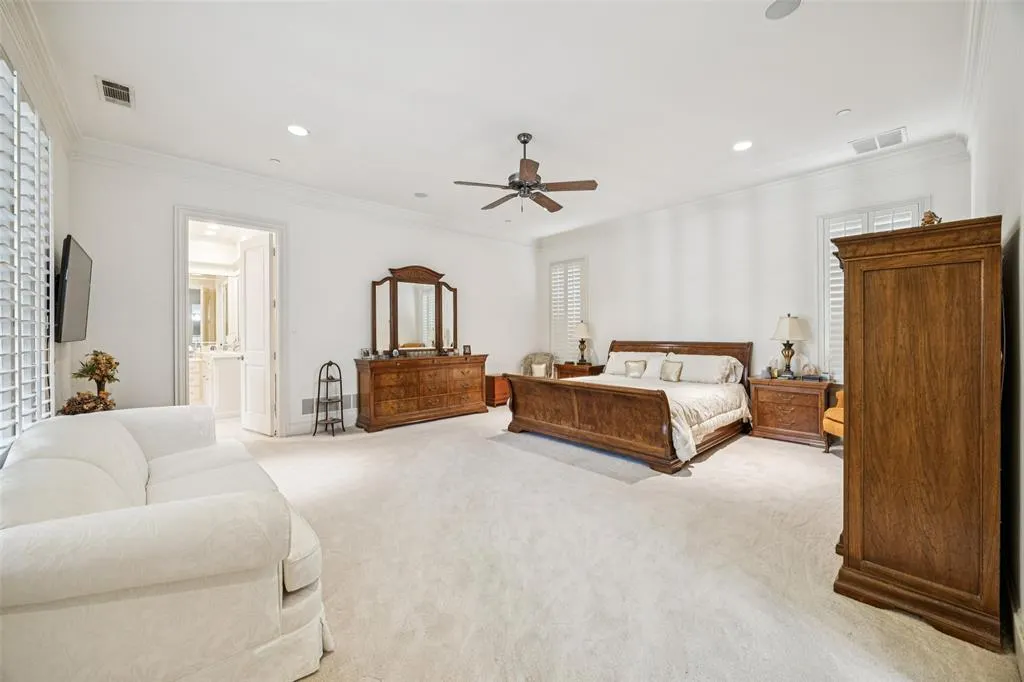 6239 Park Lane