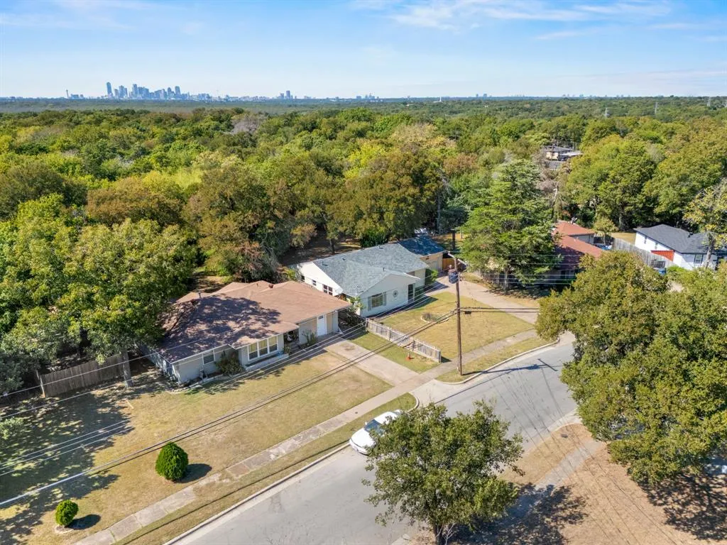 2215 Mack Lane