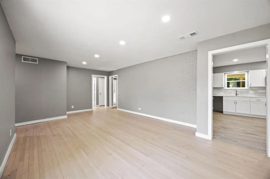 2215 Mack Lane