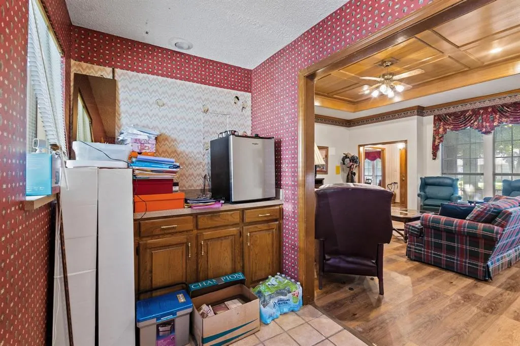 2412 Crestview Drive