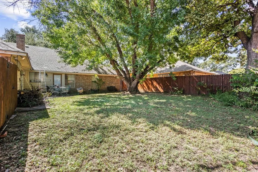 2412 Crestview Drive