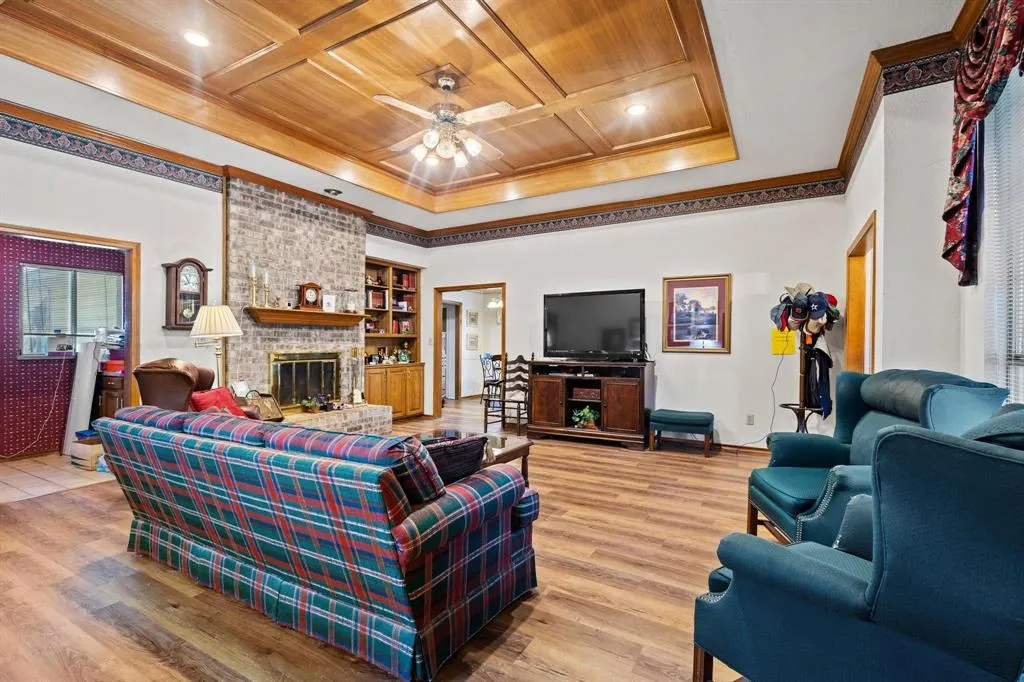2412 Crestview Drive