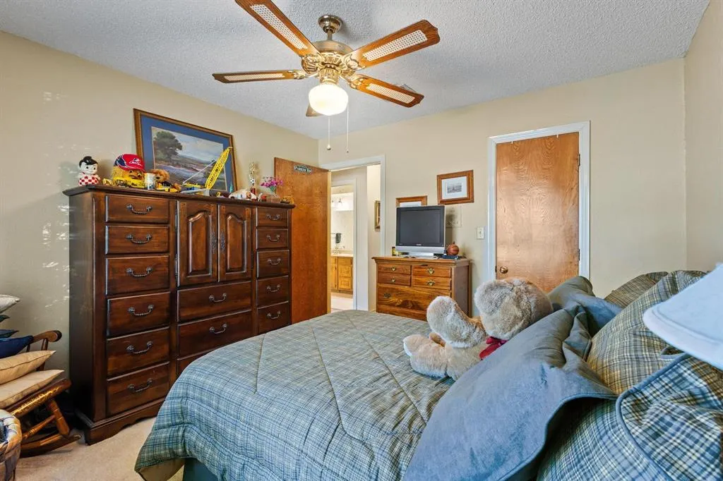 2412 Crestview Drive