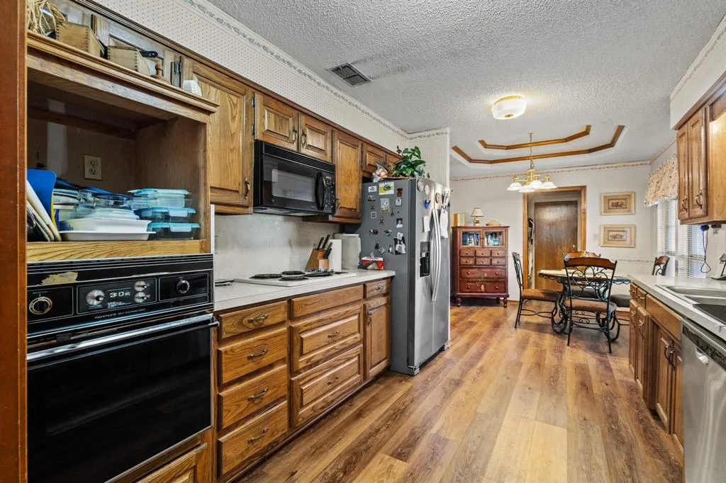 2412 Crestview Drive