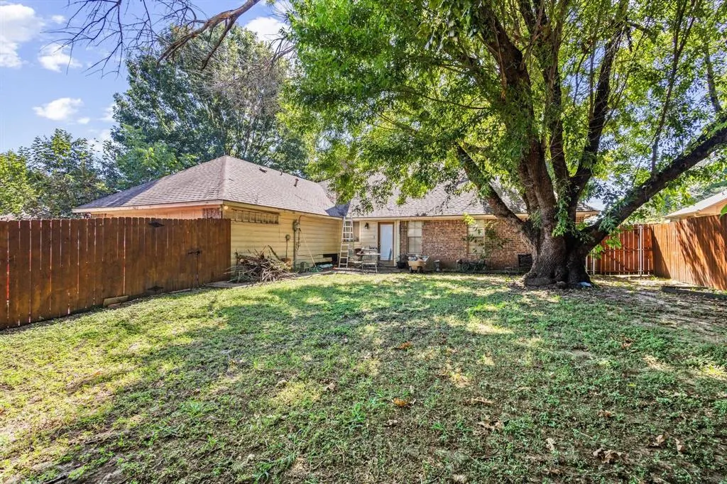 2412 Crestview Drive