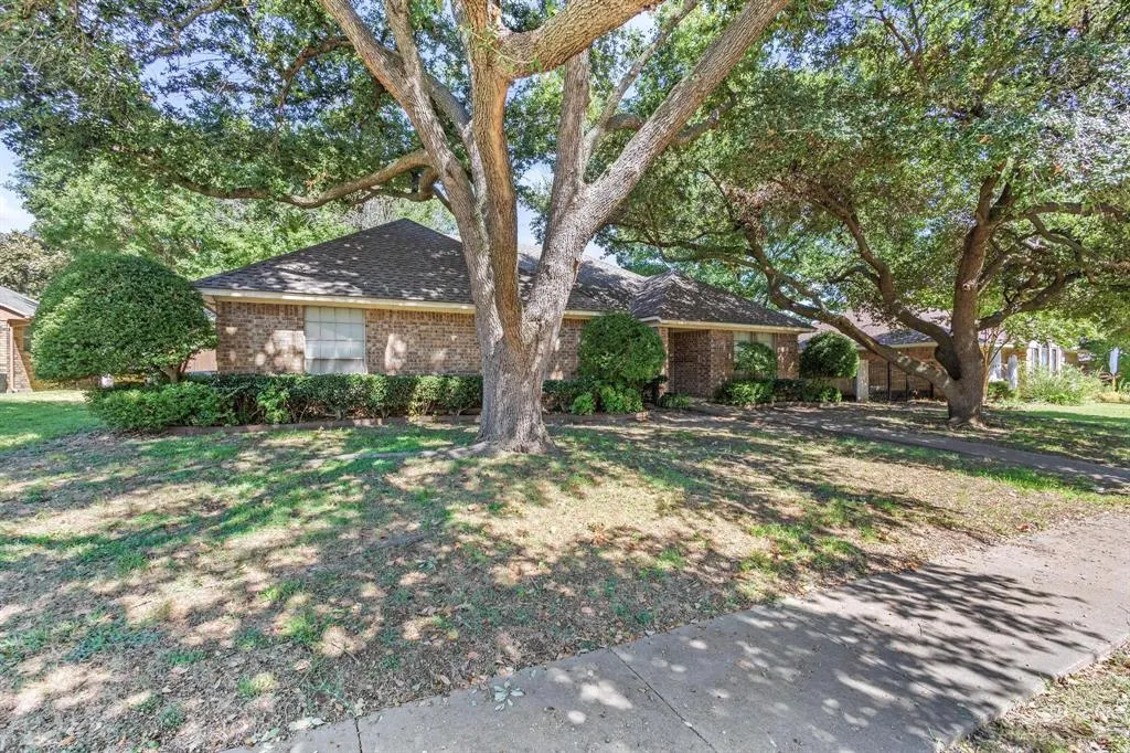 2412 Crestview Drive