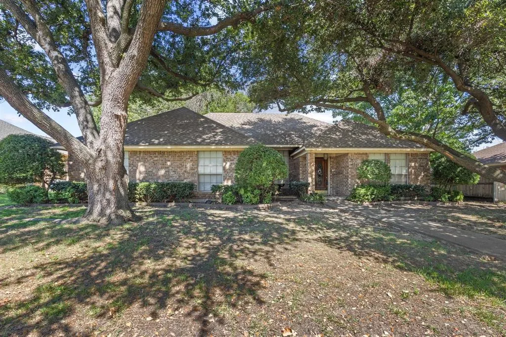 2412 Crestview Drive