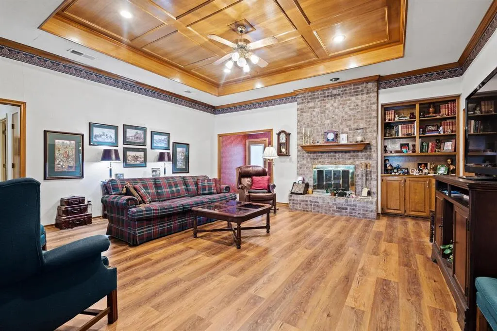 2412 Crestview Drive