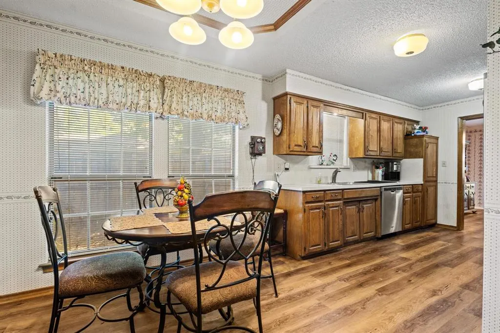 2412 Crestview Drive