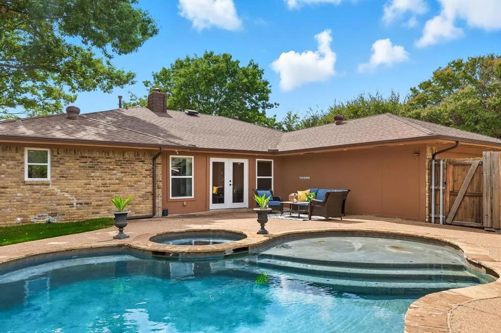2901 Crow Valley Trail