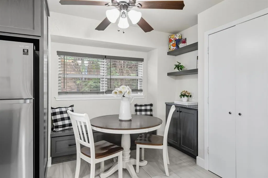 2901 Crow Valley Trail