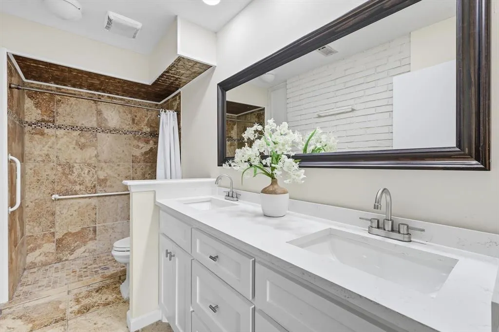 2901 Crow Valley Trail