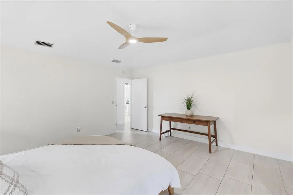 2901 Crow Valley Trail