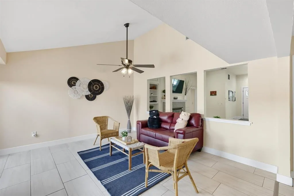 2901 Crow Valley Trail
