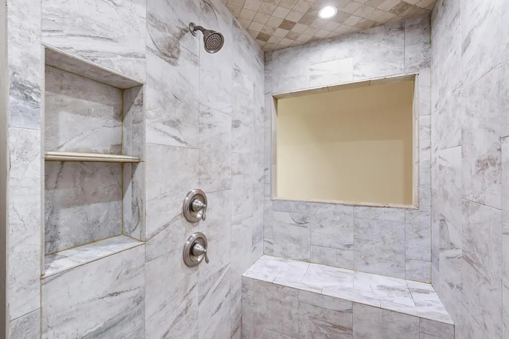 2901 Crow Valley Trail