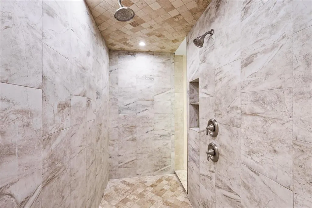 2901 Crow Valley Trail