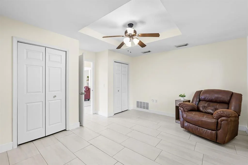 2901 Crow Valley Trail