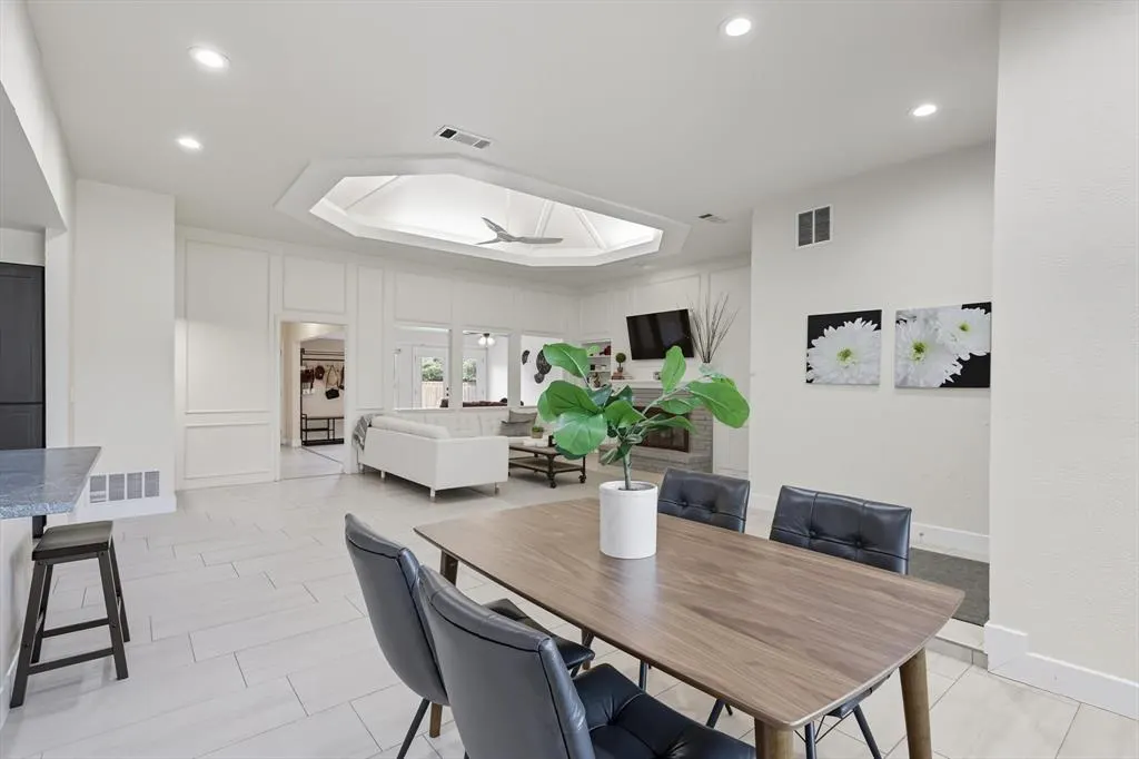 2901 Crow Valley Trail