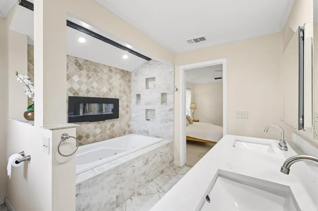 2901 Crow Valley Trail