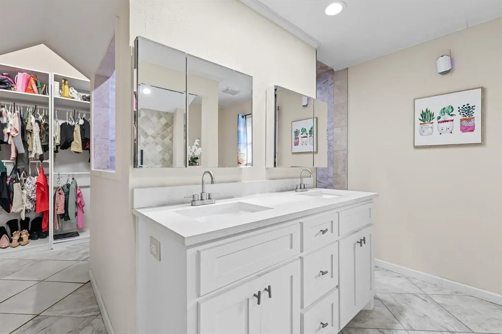 2901 Crow Valley Trail