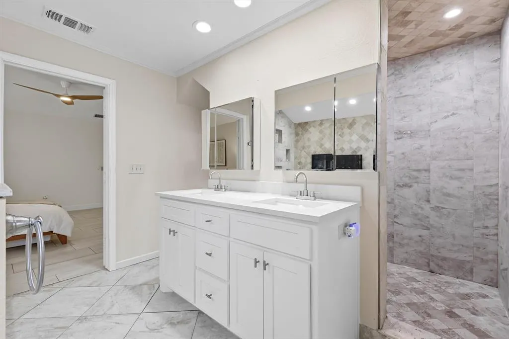 2901 Crow Valley Trail