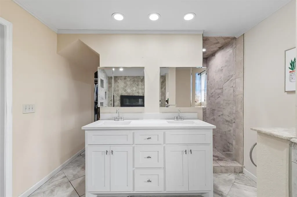 2901 Crow Valley Trail