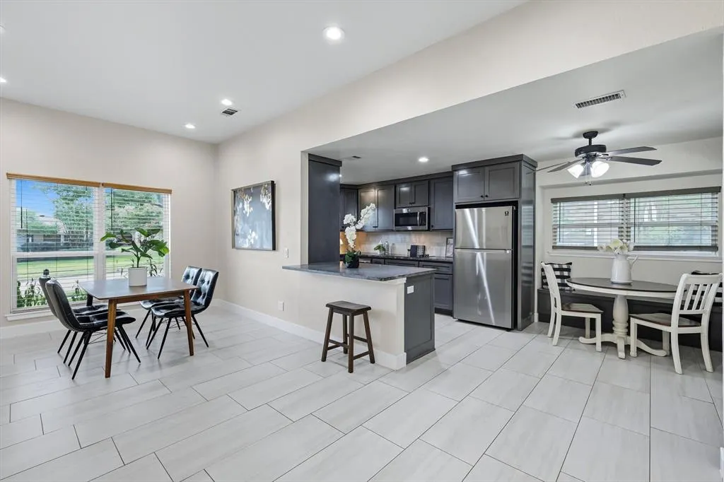 2901 Crow Valley Trail