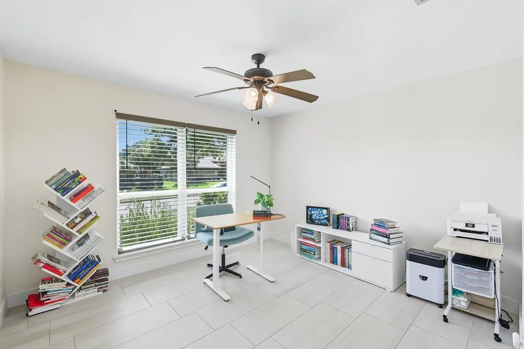 2901 Crow Valley Trail