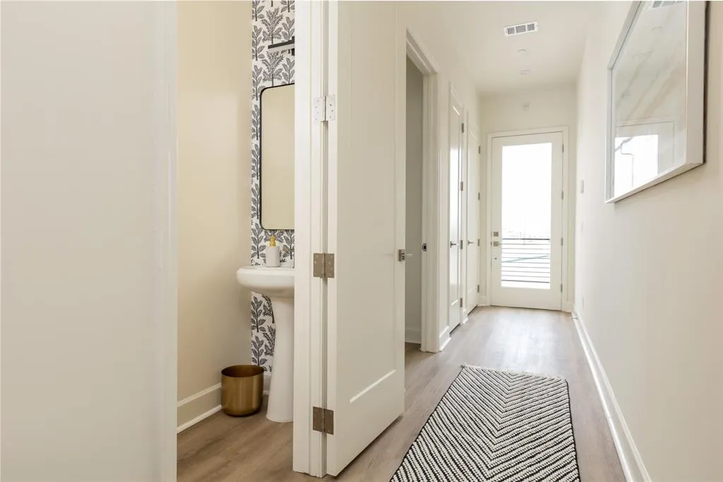 1901 S Harwood Street, #308