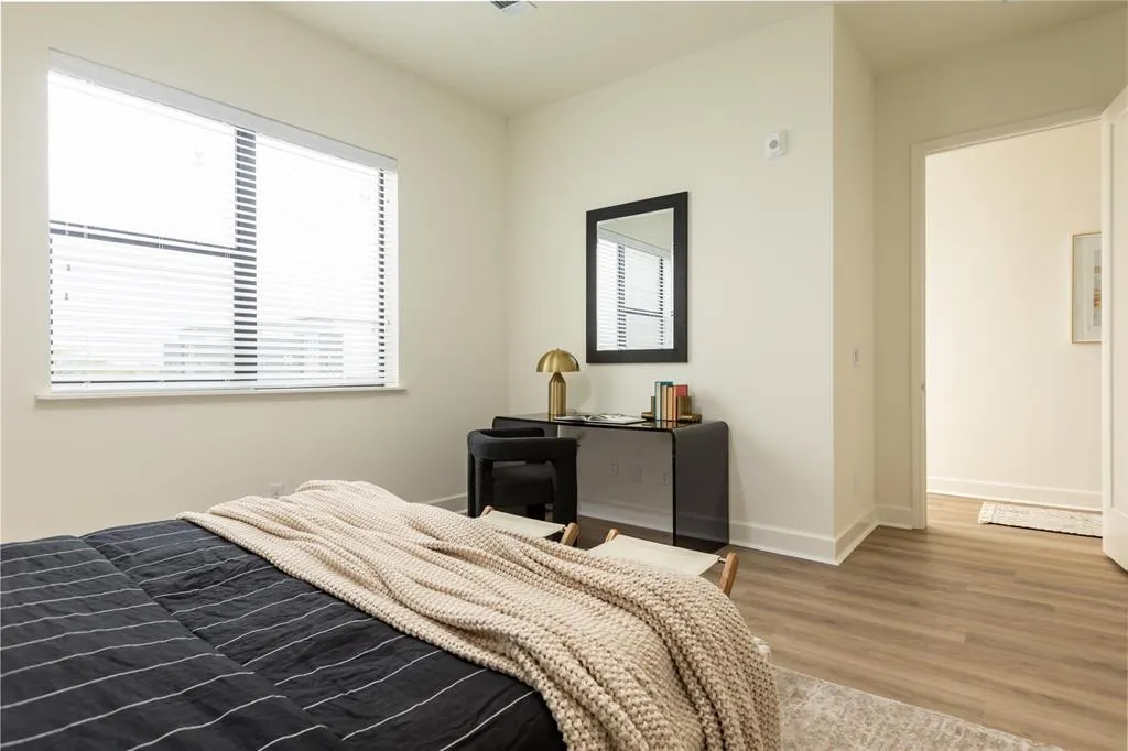1901 S Harwood Street, #308