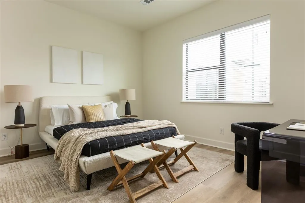1901 S Harwood Street, #308