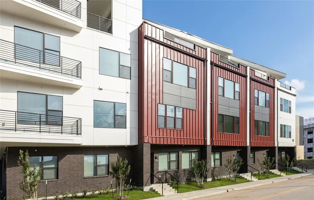 1901 S Harwood Street, #308