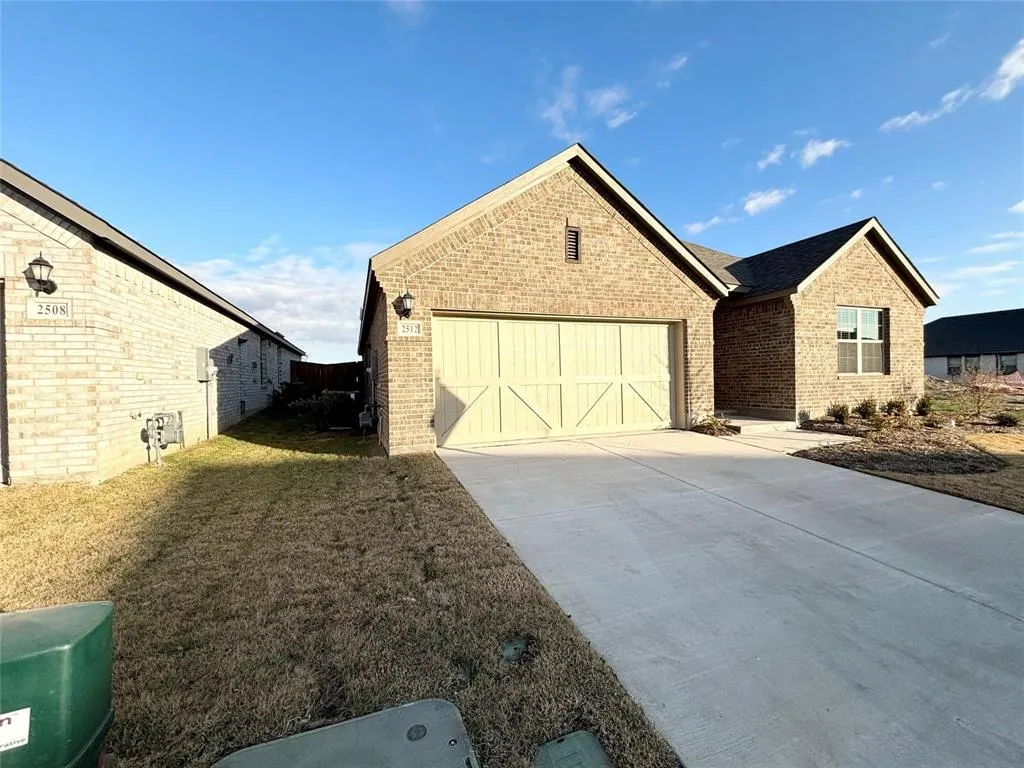 2512 Rambling Road