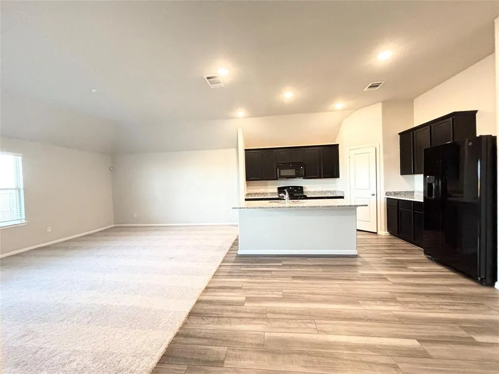 2512 Rambling Road