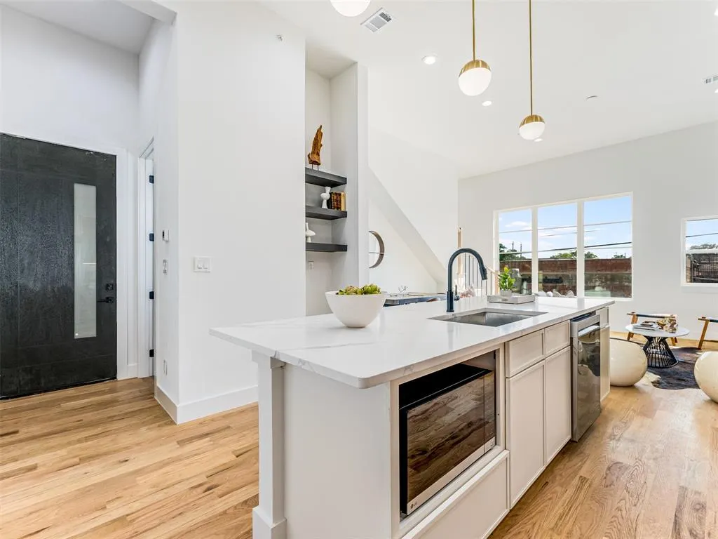 2080 Kelly, #110