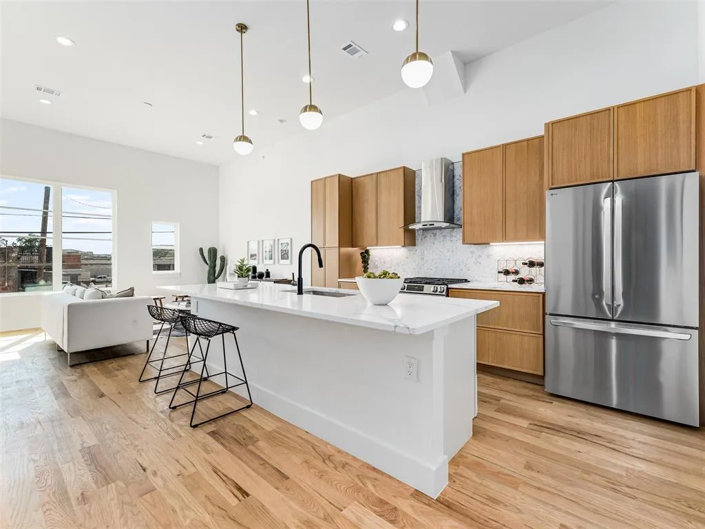 2080 Kelly, #110