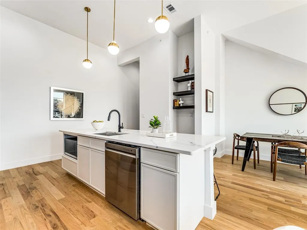 2080 Kelly, #110