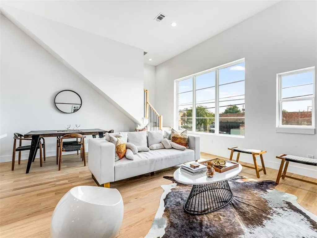 2080 Kelly, #110
