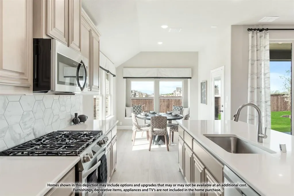 7312 Iris Road