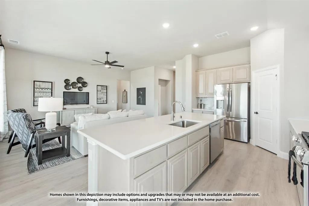 7312 Iris Road