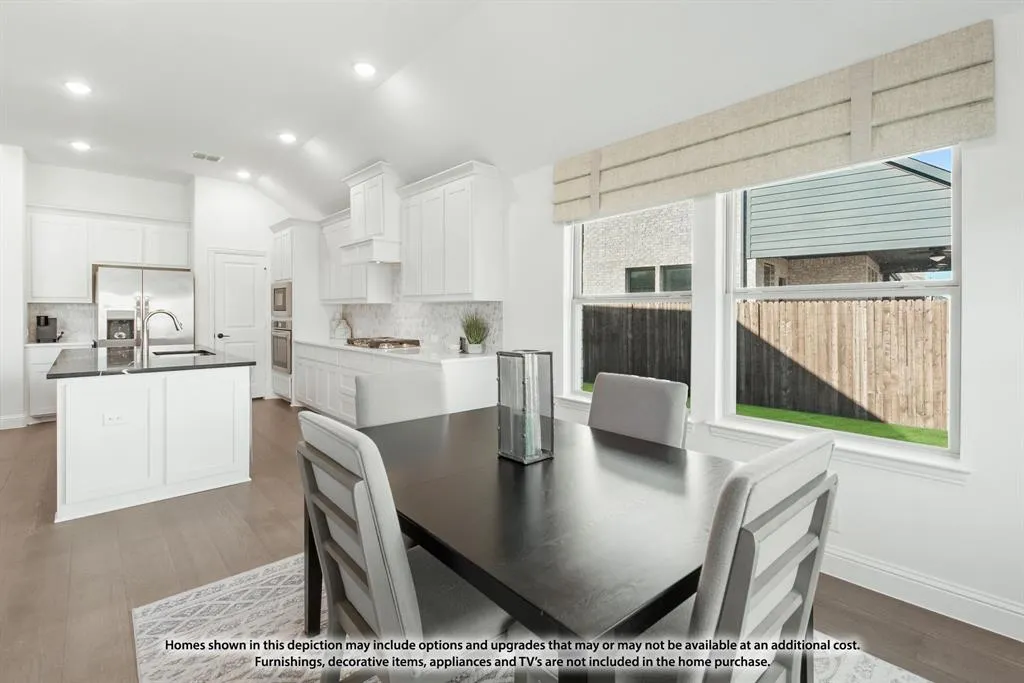 7316 Iris Road