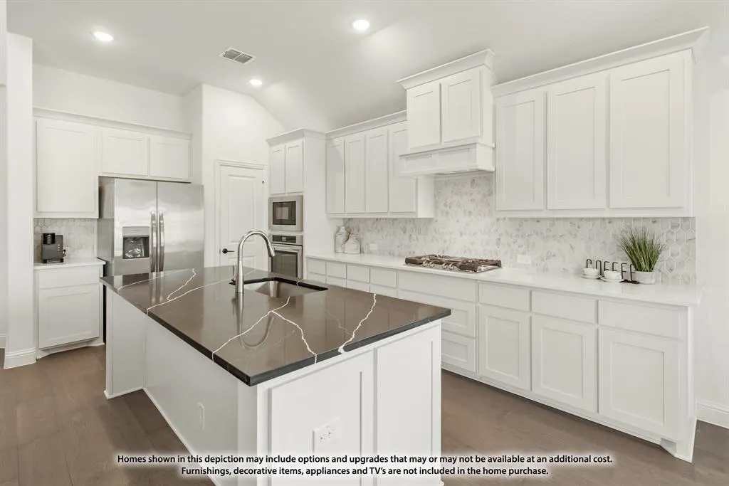 7316 Iris Road