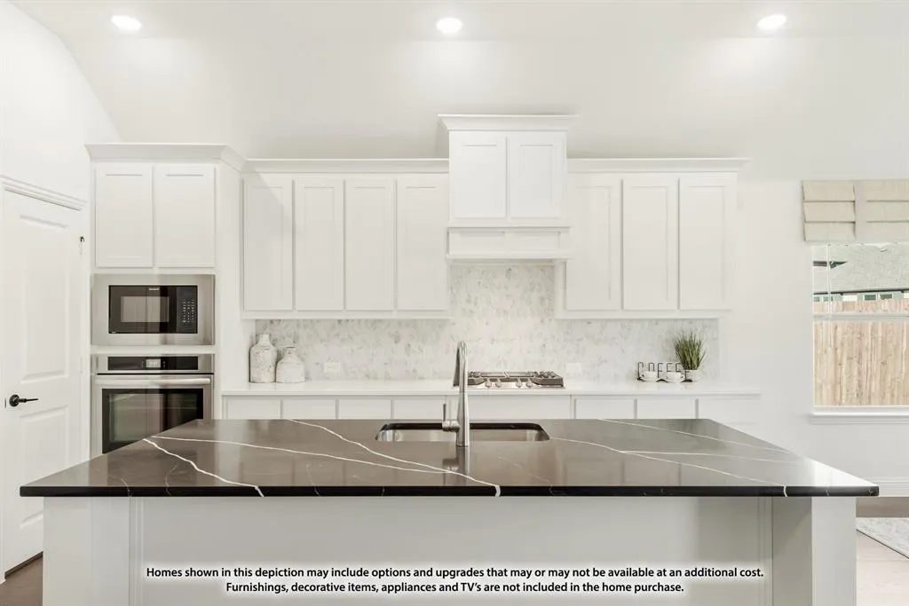 7316 Iris Road