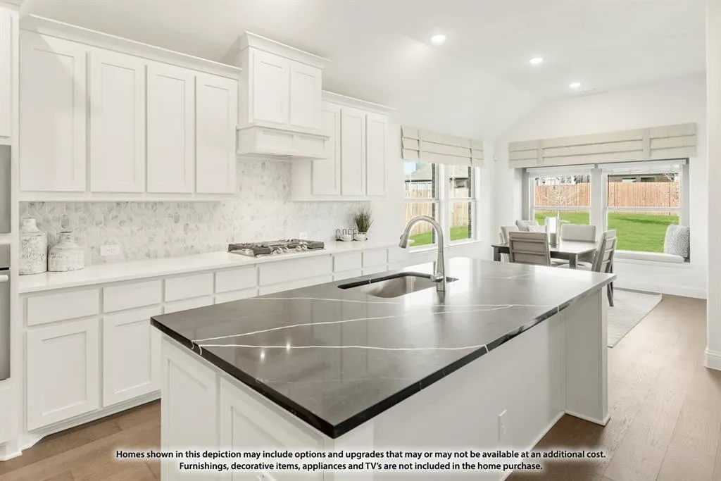 7316 Iris Road