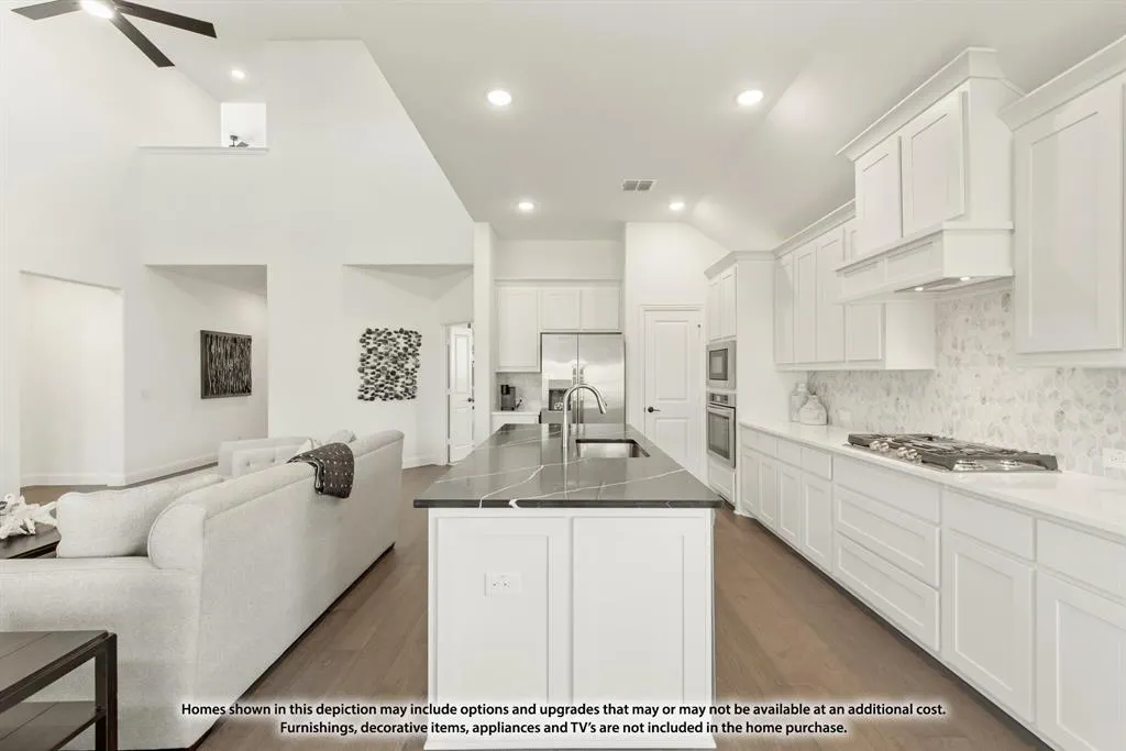 7316 Iris Road