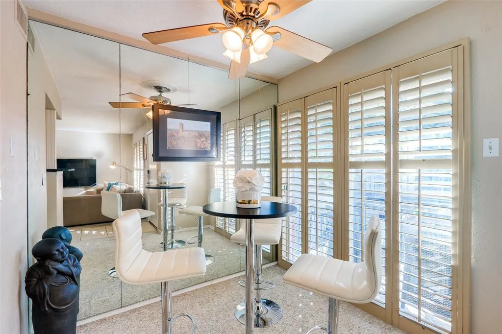 4215 Avondale Avenue, #210