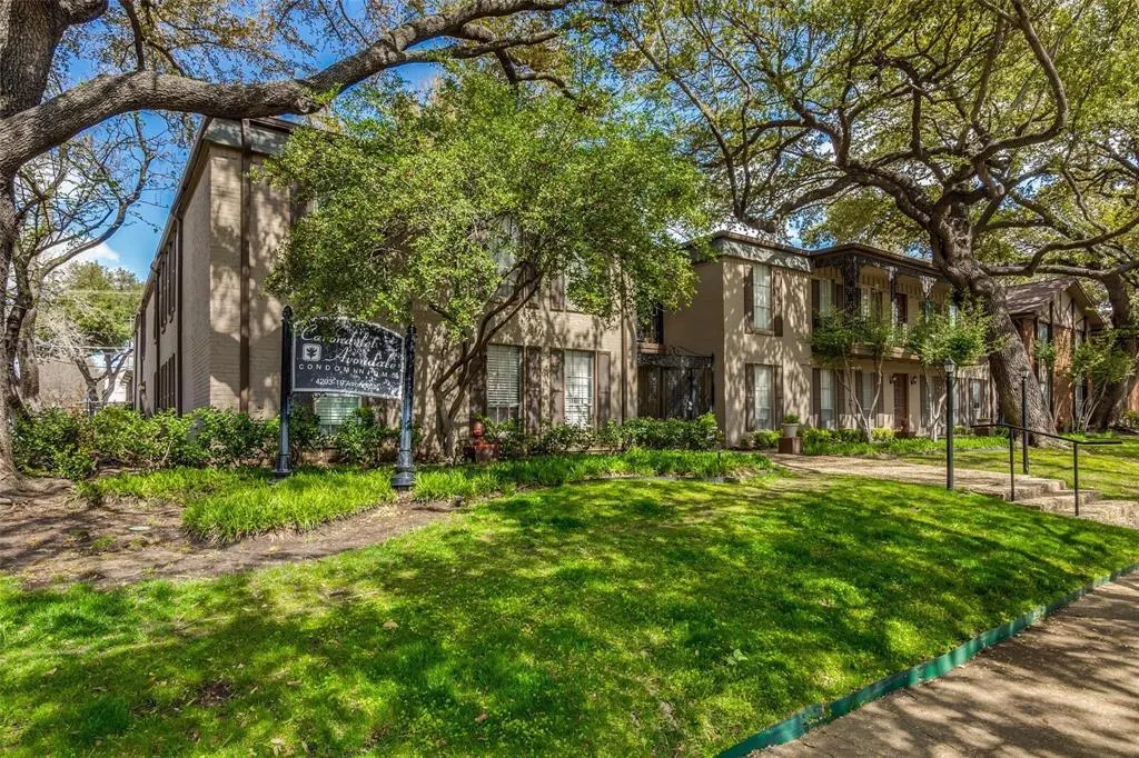4215 Avondale Avenue, #210