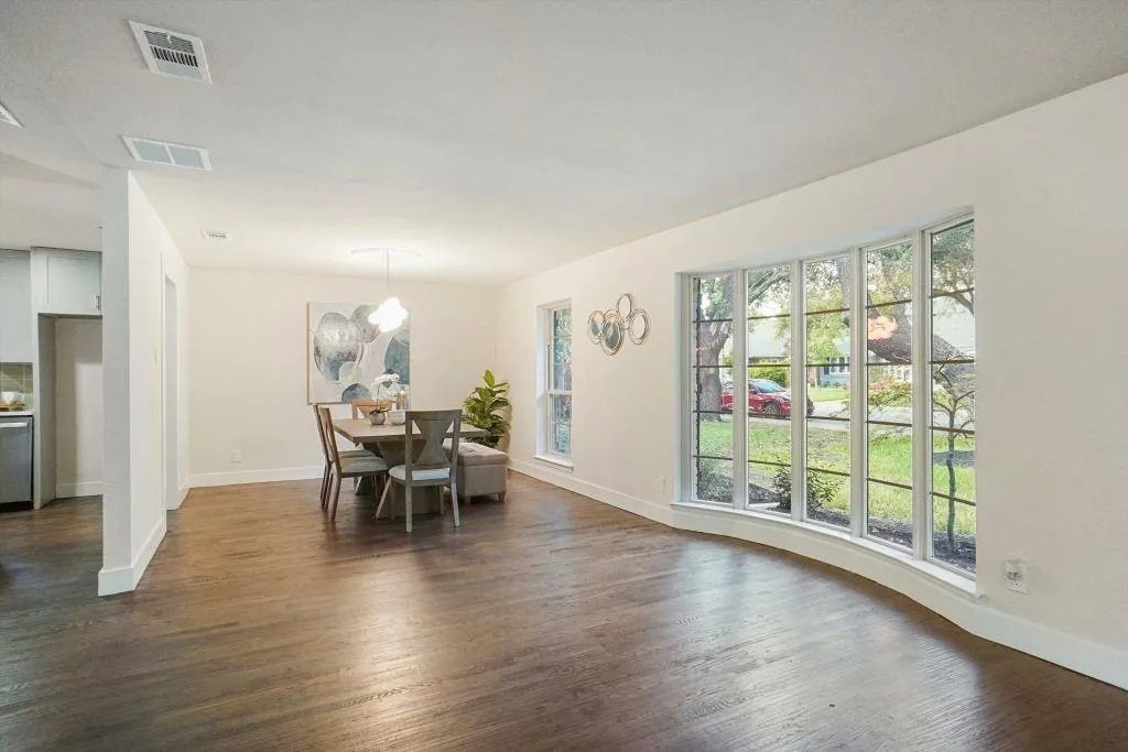 9332 Loma Vista Drive