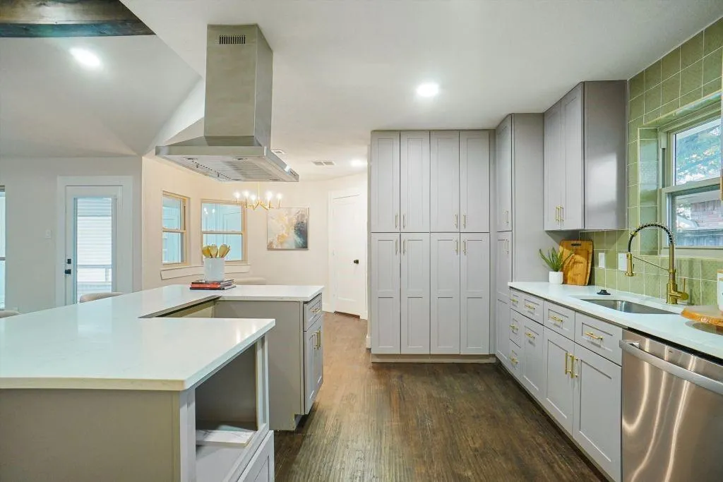 9332 Loma Vista Drive